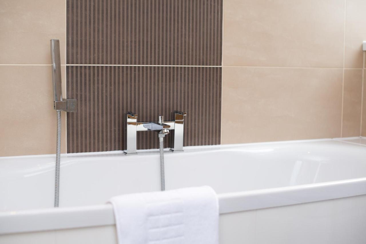 Parking, Garden, En-Suite & Tv'S In All Rooms, Large Living Space Σουόνσι Εξωτερικό φωτογραφία